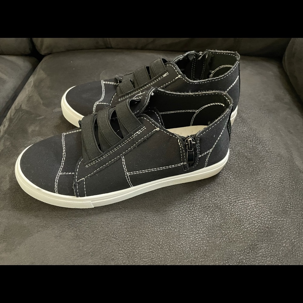 Women’s Size 7.5 Arch Support Shoes